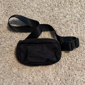 Lululemon Everywhere Belt Bag 1L